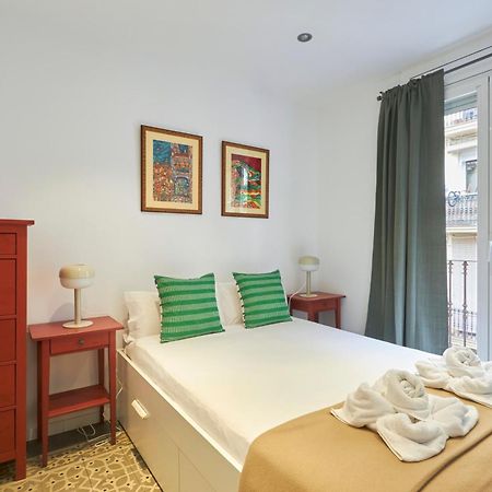 64 Apartment In A Typical Barcelona'S Old Building エクステリア 写真
