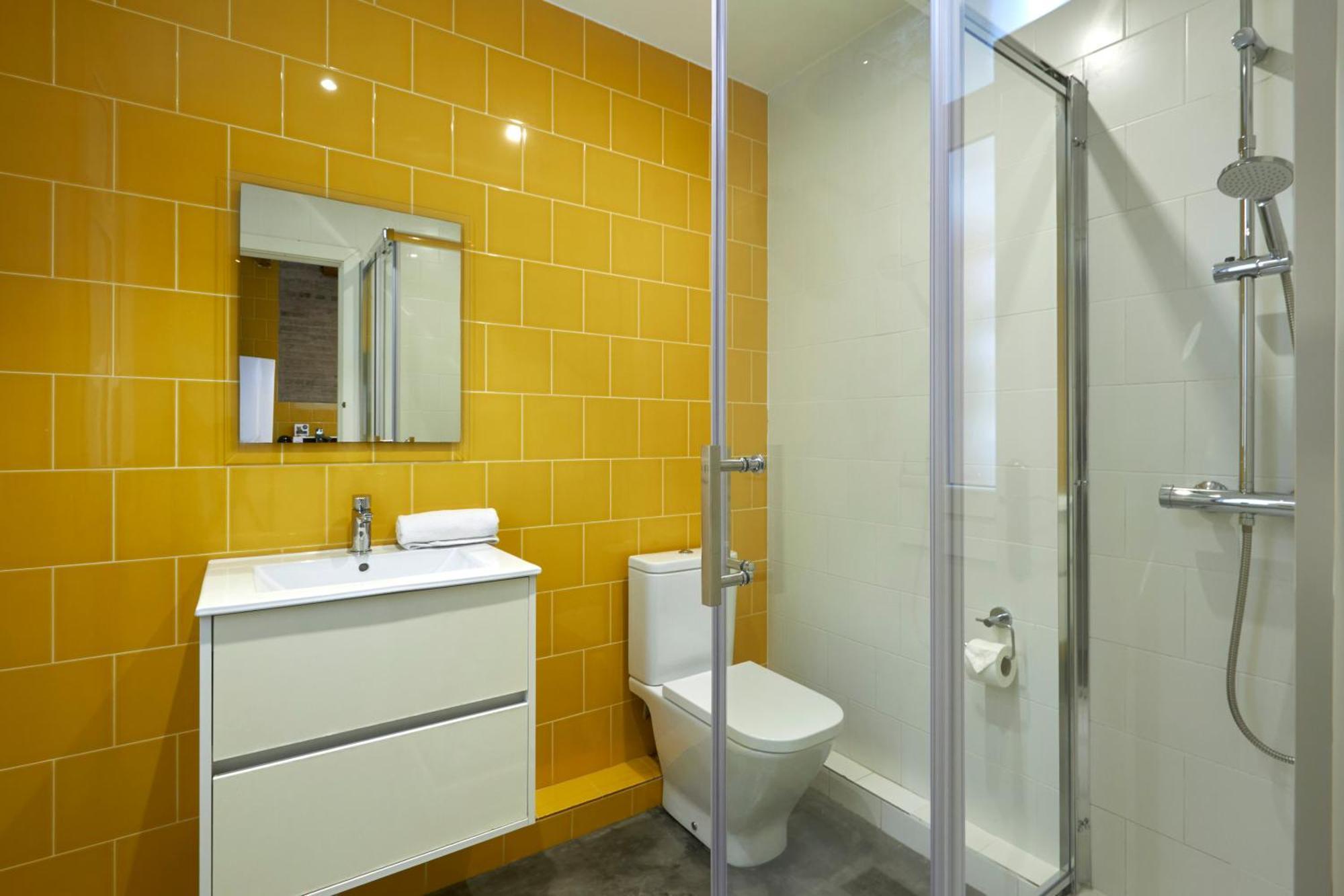 64 Apartment In A Typical Barcelona'S Old Building エクステリア 写真